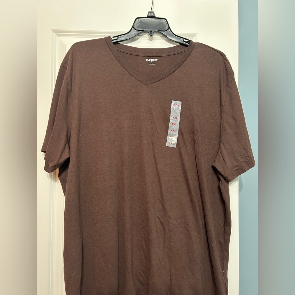 Old Navy Men's XXL Chocolate V-Neck Tee NWT cotton poly unisex